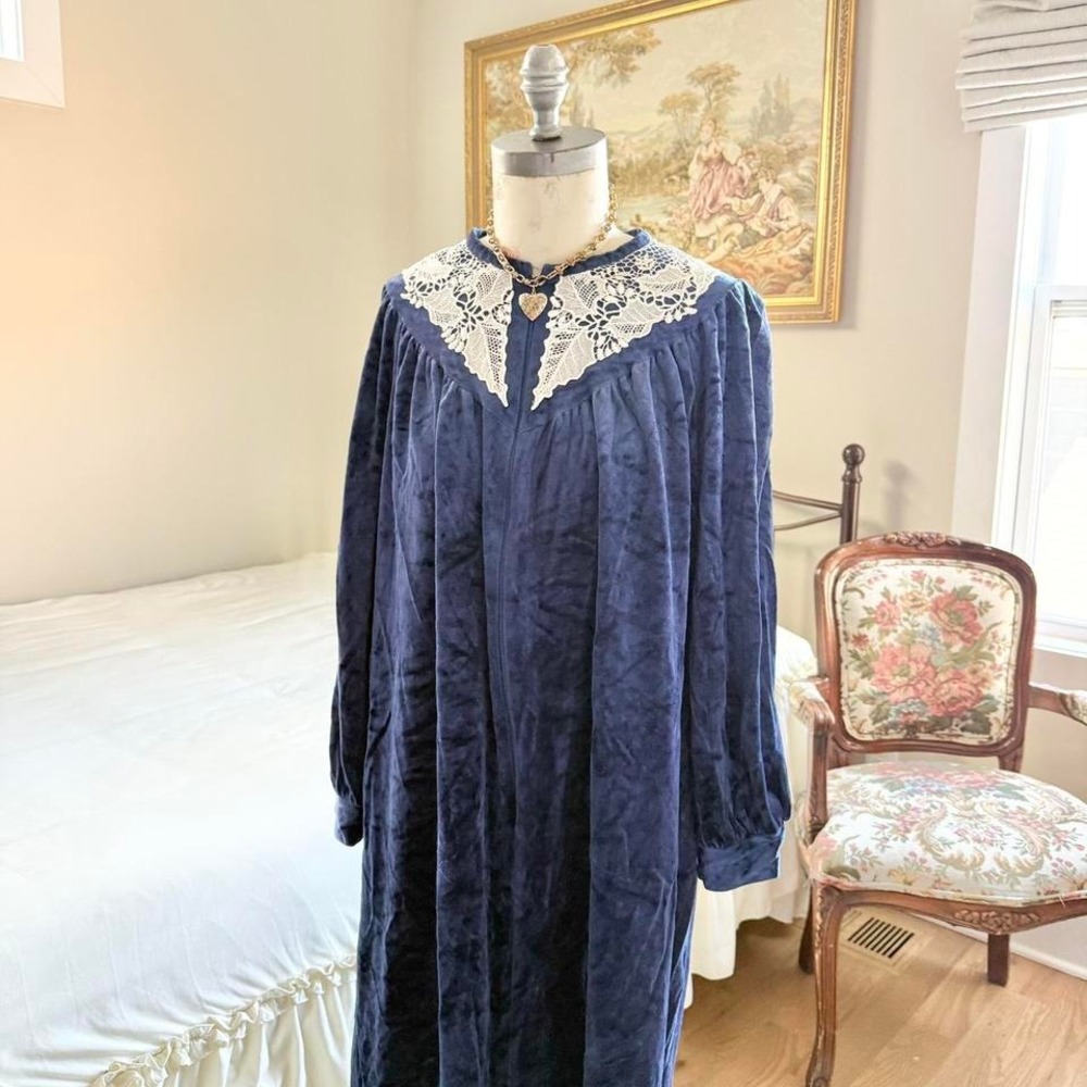vintage‎ navy blue velvet nightgown Anne Leslie size medium - Picture 2 of 4